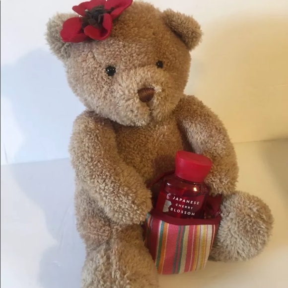 Bath & Body Works Blossom Bear W/ Bag & Shower Gel - Picture 1 of 6